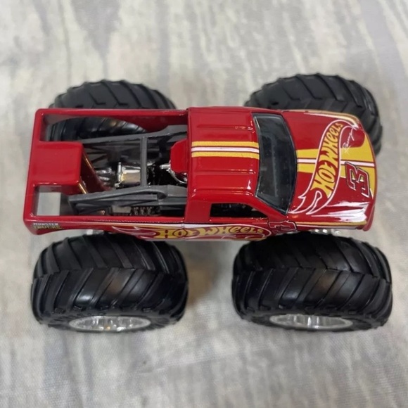 Hot Wheels Red #3 Racing Monster Jam Truck Big Wheel Excellent Condition Car - Picture 3 of 10